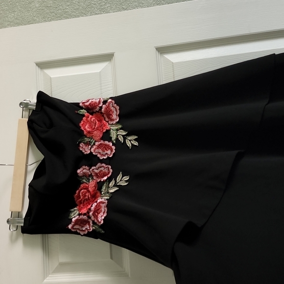 Speechless  Strapless dress floral appliques  Sz 11 - Picture 4 of 9